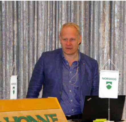 Daglig leder i Nortømmer per Kveseth demper forventningene for 2019 på Skogforum i år.